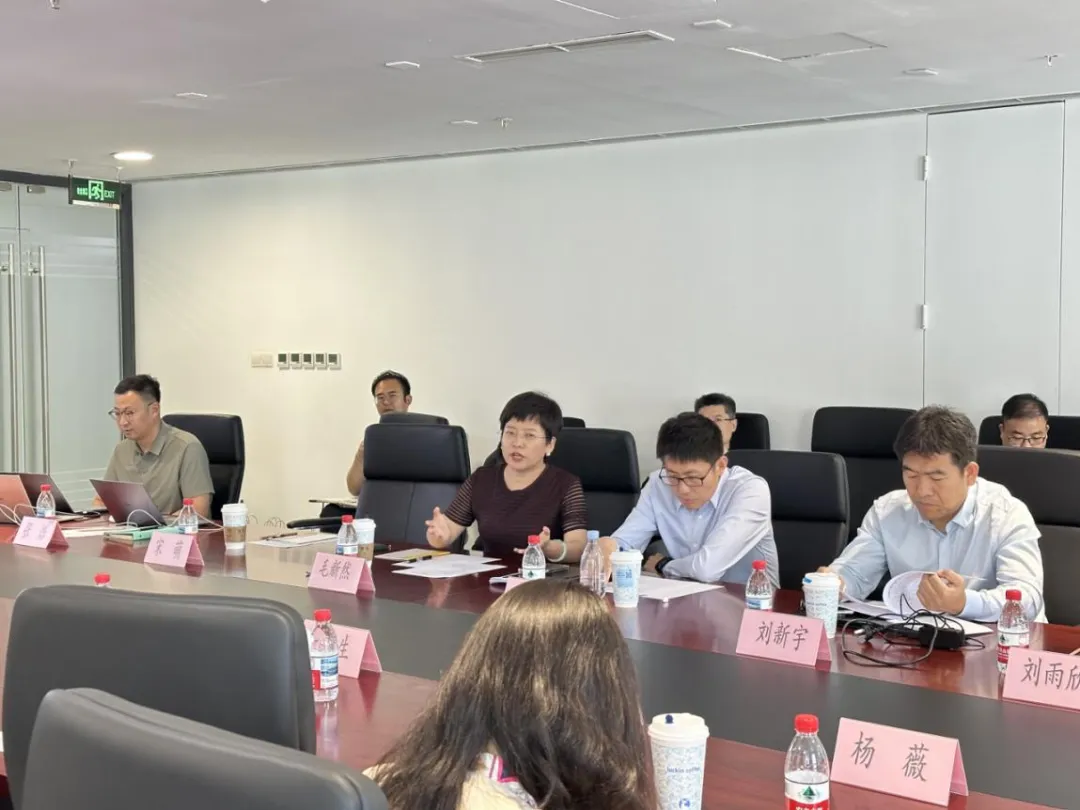 北京信创工委会秘书长毛新然发言